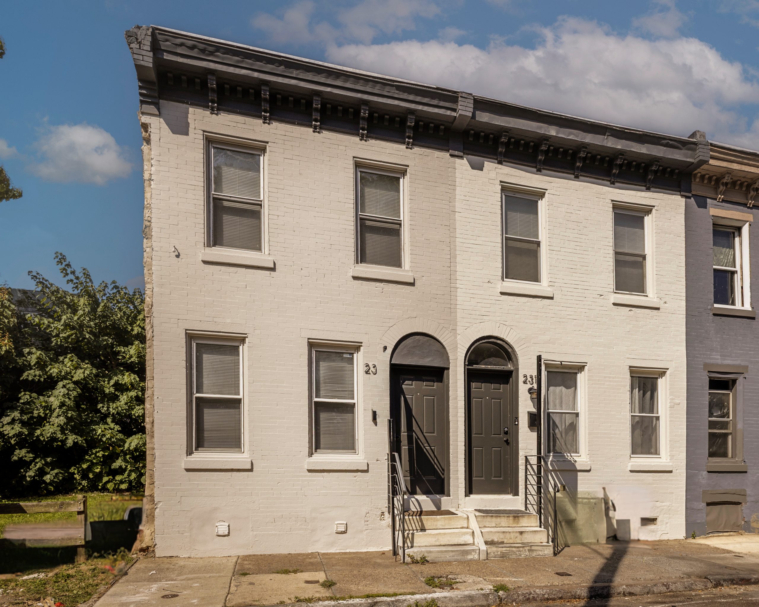 Front exterior of 2316 N Myrtlewood Street